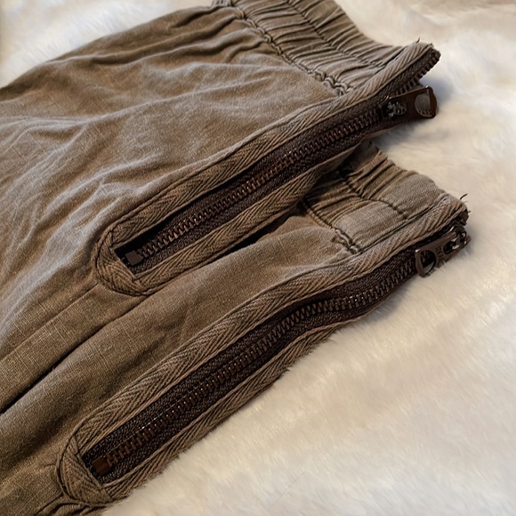 Roots Olive Green Joggers - Picture 13 of 14